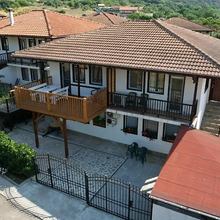 Nikol